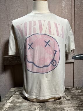 Nirvana american eagle T-Shirt Size Small rock band shirt S pink smiley face